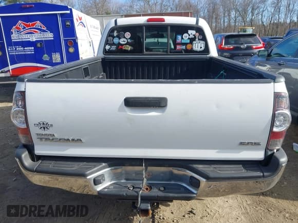 ✅ 2011 Toyota Tacoma • VIN: 5TFUX4EN2BX005073 • Lot: 43892796. Listed on IAAI with 156,325 mi. Free auction sales archive from the USA and detailed vehicle history report at DreamBid. Image 16.