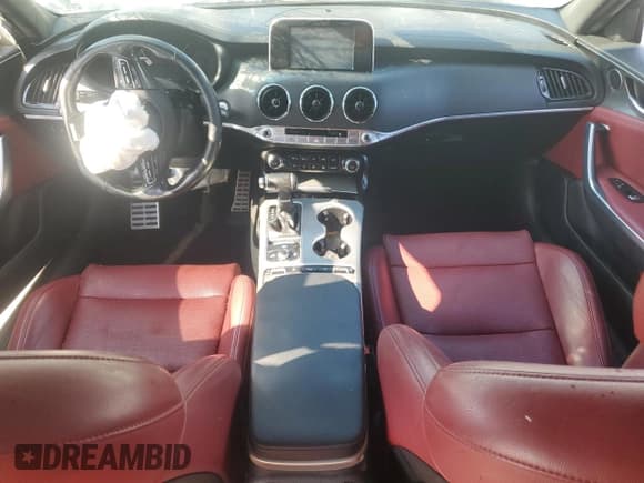 ✅ 2020 Kia Stinger GT • VIN: KNAE35LC4L6085276 • Lot: 61171515. Wystawiony na Copart z przebiegiem 160 306 mil. Bezpłatny archiwum sprzedaży aukcyjnych z USA i szczegółowy raport historii pojazdu na DreamBid. Zdjęcie 8.