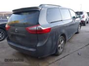 ✅ 2015 Toyota Sienna LE • VIN: 5TDKK3DC5FS571787 • Лот: 43681411. Опубликован ранее на IAAI с пробегом 225 760 миль. Бесплатный доступ к архиву аукционных продаж из США и подробный отчёт об истории автомобиля на DreamBid. Изображение 4.