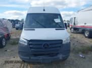✅ 2023 Mercedes-Benz Sprinter Cargo • VIN: W1Y40CHY1PT150152 • Lot: 43027930. Wystawiony na IAAI z przebiegiem 37 066 mil. Bezpłatny archiwum sprzedaży aukcyjnych z USA i szczegółowy raport historii pojazdu na DreamBid. Zdjęcie 16.