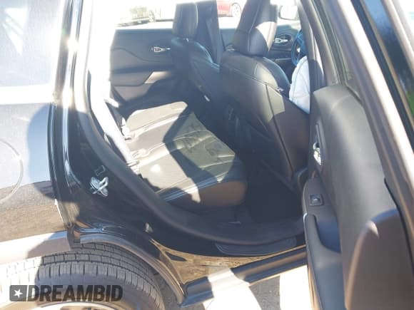 ✅ 2020 Jeep Cherokee Limited • VIN: 1C4PJMDX7LD578362 • Lot: 43575011. Wystawiony na IAAI z przebiegiem 32 635 mil. Bezpłatny archiwum sprzedaży aukcyjnych z USA i szczegółowy raport historii pojazdu na DreamBid. Zdjęcie 8.