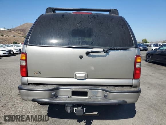 ✅ 2002 Chevrolet Suburban Z71 • VIN: 3GNFK16Z82G233842 • Lot: 63298445. Listed on Copart with 184,222 mi. Free auction sales archive from the USA and detailed vehicle history report at DreamBid. Image 6.