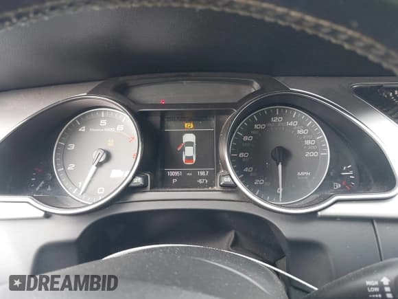 ✅ 2012 Audi S5 Premium Plus • VIN: WAUCVAFR0CA001543 • Lot: 42087961. Wystawiony na IAAI z przebiegiem 100 951 mil. Bezpłatny archiwum sprzedaży aukcyjnych z USA i szczegółowy raport historii pojazdu na DreamBid. Zdjęcie 7.