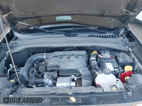 ✅ 2022 Jeep Renegade Latitude • VIN: ZACNJDB10NPN44657 • Lot: 42223118. Listed on IAAI with 20,947 mi. Free auction sales archive from the USA and detailed vehicle history report at DreamBid. Image 10.