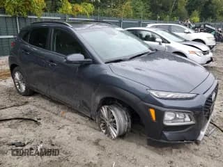 ✅ 2019 Hyundai Kona SEL • VIN: KM8K6CAA2KU257233 • Лот: 70156353. Опубликован ранее на Copart с пробегом 52 795 миль. Бесплатный доступ к архиву аукционных продаж из США и подробный отчёт об истории автомобиля на DreamBid. Изображение 4.