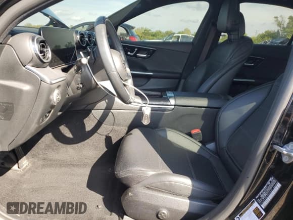 ✅ 2023 Mercedes-Benz C 300 • VIN: W1KAF4HB6PR069643 • Lot: 81419885. Wystawiony na Copart z przebiegiem 23 633 mil. Bezpłatny archiwum sprzedaży aukcyjnych z USA i szczegółowy raport historii pojazdu na DreamBid. Zdjęcie 7.