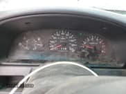 ✅ 1996 Nissan Frontier XE • VIN: 1N6SD16Y4TC363210 • Lot: 52525905. Wystawiony na Copart z przebiegiem 266 007 mil. Bezpłatny archiwum sprzedaży aukcyjnych z USA i szczegółowy raport historii pojazdu na DreamBid. Zdjęcie 9.