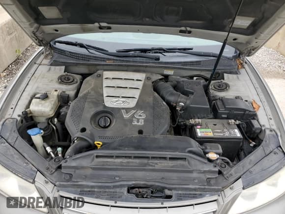 ✅ 2008 Hyundai Azera Limited • VIN: KMHFC46F28A334309 • Lot: 51693325. Listed on Copart with 193,535 mi. Free auction sales archive from the USA and detailed vehicle history report at DreamBid. Image 11.