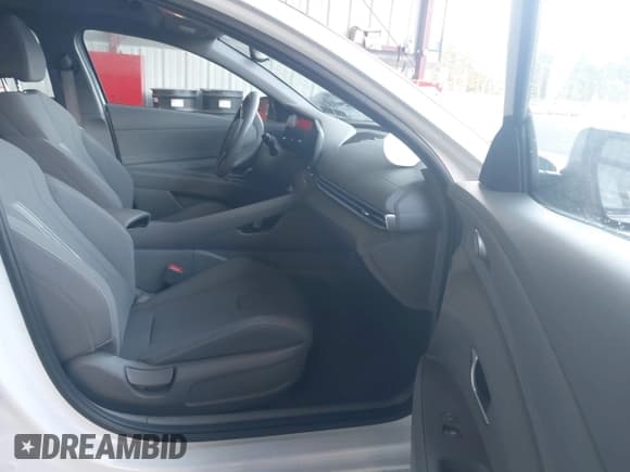 ✅ 2025 Hyundai Elantra SEL Convenience • VIN: KMHLS4DG9SU022236 • Лот: 43606786. Опубликован ранее на IAAI с пробегом 14 252 миль. Бесплатный доступ к архиву аукционных продаж из США и подробный отчёт об истории автомобиля на DreamBid. Изображение 5.