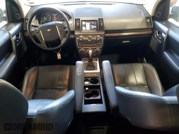 ✅ 2013 Land Rover LR2 • VIN: SALFR2BG7DH323788 • Lot: 56422144. Wystawiony na Copart z przebiegiem 109 177 mil. Bezpłatny archiwum sprzedaży aukcyjnych z USA i szczegółowy raport historii pojazdu na DreamBid. Zdjęcie 8.