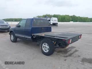 ✅ 2000 Chevrolet S-10 LS • VIN: 1GCDT19W9Y8202273 • Лот: 42130079. Опубликован ранее на IAAI с пробегом 190 140 миль. Бесплатный доступ к архиву аукционных продаж из США и подробный отчёт об истории автомобиля на DreamBid. Изображение 3.