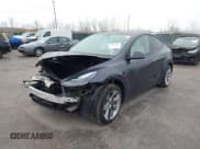 ✅ 2024 Tesla Model Y Long Range • VIN: 7SAYGDEE9RA265508 • Lot: 43685983. Wystawiony na IAAI z przebiegiem 33 217 mil. Bezpłatny archiwum sprzedaży aukcyjnych z USA i szczegółowy raport historii pojazdu na DreamBid. Zdjęcie 20.