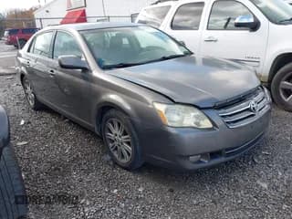 ✅ 2005 Toyota Avalon Touring • VIN: 4T1BK36B25U061231 • Lot: 43724603. Wystawiony na IAAI z przebiegiem 109 314 mil. Bezpłatny archiwum sprzedaży aukcyjnych z USA i szczegółowy raport historii pojazdu na DreamBid. Zdjęcie 1.