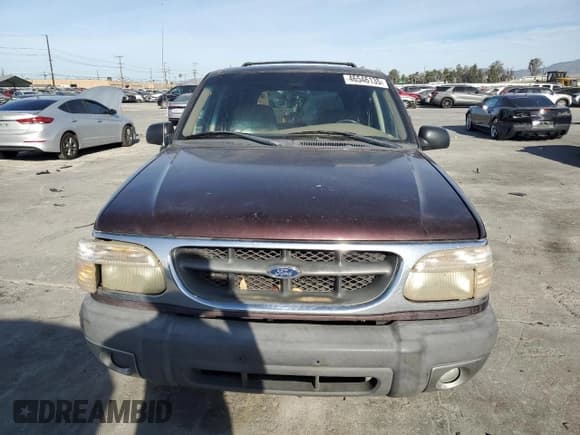 ✅ 1999 Ford Explorer XLT • VIN: 1FMDU32P8XZA16904 • Lot: 46546135. Wystawiony na Copart z przebiegiem 283 503 mil. Bezpłatny archiwum sprzedaży aukcyjnych z USA i szczegółowy raport historii pojazdu na DreamBid. Zdjęcie 5.