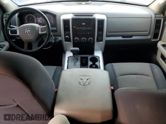 ✅ 2010 Dodge 1500 ST • VIN: 1D7RV1GT2AS227961 • Lot: 71073625. Wystawiony na Copart z przebiegiem 193 261 mil. Bezpłatny archiwum sprzedaży aukcyjnych z USA i szczegółowy raport historii pojazdu na DreamBid. Zdjęcie 8.