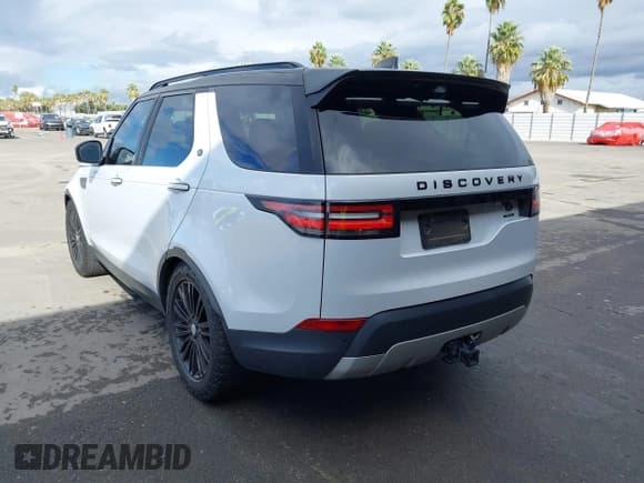 ✅ 2017 Land Rover Discovery HSE Luxury • VIN: SALRHBBV6HA041512 • Lot: 43731168. Listed on IAAI with 98,507 mi. Free auction sales archive from the USA and detailed vehicle history report at DreamBid. Image 3.