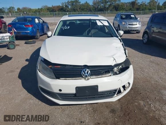 ✅ 2011 Volkswagen Jetta SE • VIN: 3VWDZ7AJ0BM321072 • Lot: 43705842. Listed on IAAI with 153,740 mi. Free auction sales archive from the USA and detailed vehicle history report at DreamBid. Image 12.