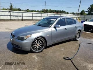 ✅ 2006 BMW 5 Series 525i • VIN: WBANE53586CK82677 • Лот: 80191565. Опубликован ранее на Copart с пробегом 261 806 миль. Бесплатный доступ к архиву аукционных продаж из США и подробный отчёт об истории автомобиля на DreamBid. Изображение 1.