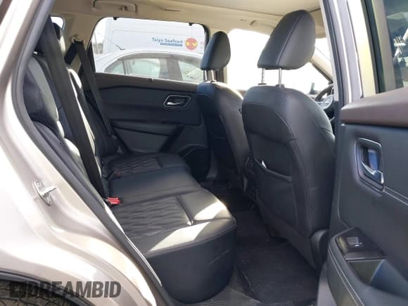 ✅ 2022 Nissan Rogue Platinum • VIN: JN8BT3DD6NW275718 • Lot: 41675565. Listed on IAAI with 37,648 mi. Free auction sales archive from the USA and detailed vehicle history report at DreamBid. Image 8.