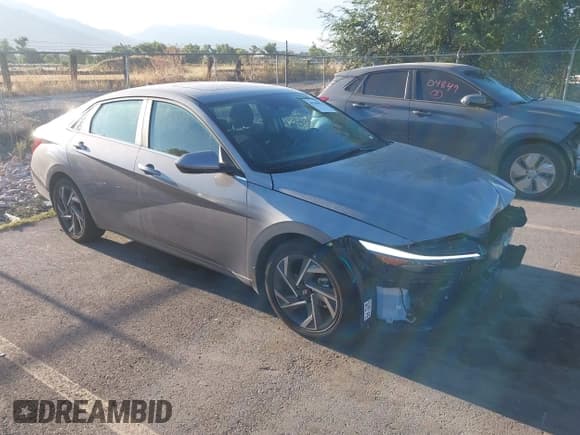 ✅ 2025 Hyundai Elantra SEL Convenience • VIN: KMHLS4DG8SU942472 • Lot: 43204874. Listed on IAAI with 8,751 mi. Free auction sales archive from the USA and detailed vehicle history report at DreamBid. Image 1.