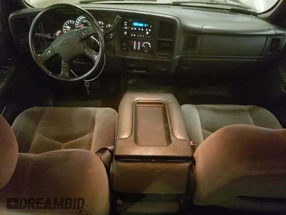 ✅ 2006 Chevrolet Silverado 2500HD LT2 • VIN: 1GCHK23U06F175913 • Lot: 72050815. Wystawiony na Copart z przebiegiem 138 242 mil. Bezpłatny archiwum sprzedaży aukcyjnych z USA i szczegółowy raport historii pojazdu na DreamBid. Zdjęcie 8.