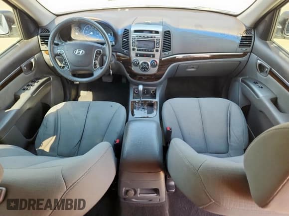 ✅ 2010 Hyundai Santa Fe GLS • VIN: 5NMSG3AB0AH398821 • Лот: 80789405. Опубликован ранее на Copart с пробегом 173 202 миль. Бесплатный доступ к архиву аукционных продаж из США и подробный отчёт об истории автомобиля на DreamBid. Изображение 8.