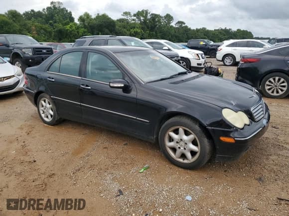 ✅ 2004 Mercedes-Benz C 320 • VIN: WDBRF64J24F454036 • Лот: 65358675. Опубликован ранее на Copart с пробегом 170 557 миль. Бесплатный доступ к архиву аукционных продаж из США и подробный отчёт об истории автомобиля на DreamBid. Изображение 4.