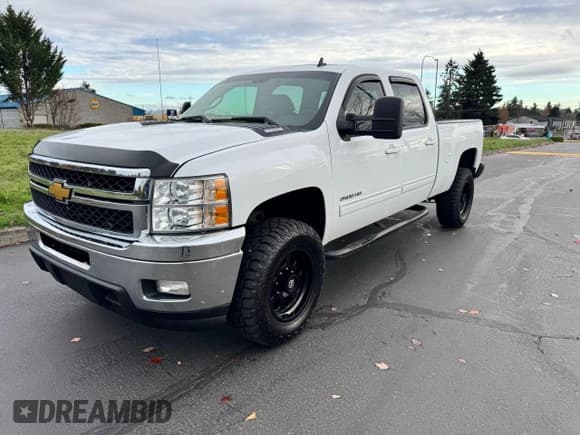 ✅ 2013 Chevrolet Silverado 2500HD LTZ • VIN: 1GC1KYE84DF230977 • Лот: 93779955. Опубликован ранее на Copart с пробегом 180 953 миль. Бесплатный доступ к архиву аукционных продаж из США и подробный отчёт об истории автомобиля на DreamBid. Изображение 2.