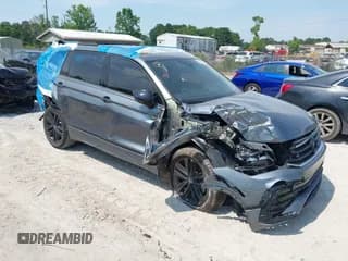 ✅ 2022 Volkswagen Tiguan SE R-Line Black • VIN: 3VVCB7AX5NM104260 • Lot: 42295069. Wystawiony na IAAI z przebiegiem 51 528 mil. Bezpłatny archiwum sprzedaży aukcyjnych z USA i szczegółowy raport historii pojazdu na DreamBid. Zdjęcie 1.