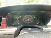 ✅ 2005 Lincoln Town Car Executive • VIN: 1L1FM88W85Y654529 • Lot: 91582605. Listed on Copart with 49,066 mi. Free auction sales archive from the USA and detailed vehicle history report at DreamBid. Image 8.