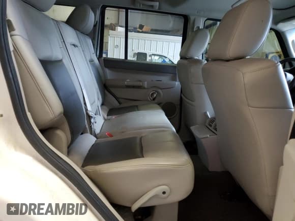 ✅ 2006 Jeep Commander Limited • VIN: 1J8HG58266C366868 • Lot: 90660845. Wystawiony na Copart z przebiegiem 181 471 mil. Bezpłatny archiwum sprzedaży aukcyjnych z USA i szczegółowy raport historii pojazdu na DreamBid. Zdjęcie 11.