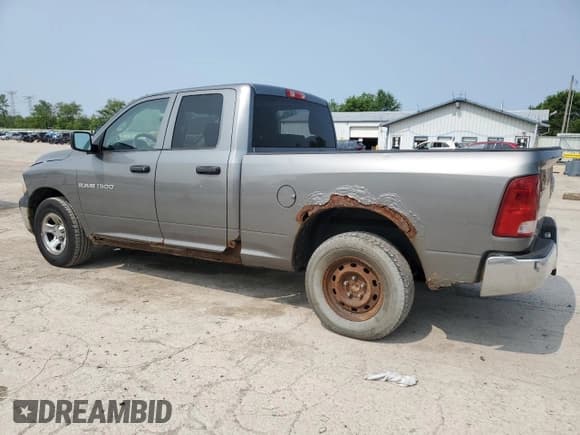 ✅ 2011 Ram 1500 SLT • VIN: 1D7RV1GP3BS557676 • Лот: 60471645. Опубликован ранее на Copart с пробегом 242 415 миль. Бесплатный доступ к архиву аукционных продаж из США и подробный отчёт об истории автомобиля на DreamBid. Изображение 2.