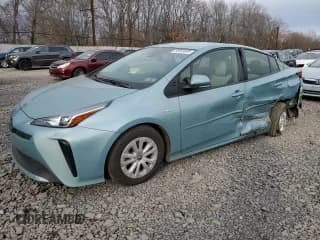 ✅ 2022 Toyota Prius LE • VIN: JTDKAMFU2N3163326 • Lot: 92860995. Wystawiony na Copart z przebiegiem 82 671 mil. Bezpłatny archiwum sprzedaży aukcyjnych z USA i szczegółowy raport historii pojazdu na DreamBid. Zdjęcie 1.