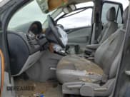 ✅ 2006 Saturn VUE • VIN: 5GZCZ53496S858951 • Lot: 72072054. Wystawiony na Copart z przebiegiem Nie podano. Bezpłatny archiwum sprzedaży aukcyjnych z USA i szczegółowy raport historii pojazdu na DreamBid. Zdjęcie 7.