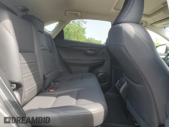 ✅ 2016 Lexus NX 200t • VIN: JTJBARBZ0G2061138 • Lot: 56551305. Wystawiony na Copart z przebiegiem 73 747 mil. Bezpłatny archiwum sprzedaży aukcyjnych z USA i szczegółowy raport historii pojazdu na DreamBid. Zdjęcie 11.