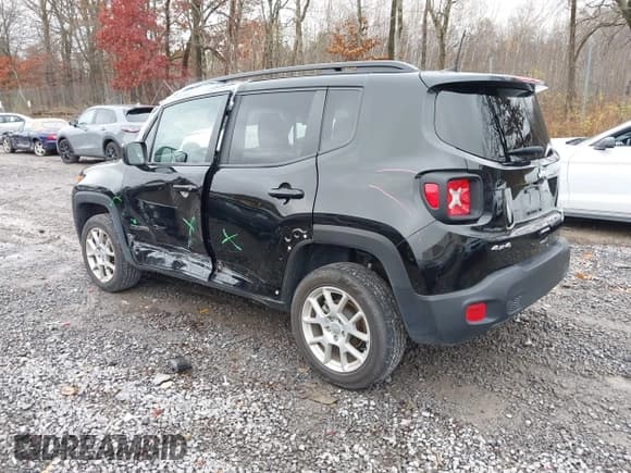 ✅ 2021 Jeep Renegade Latitude • VIN: ZACNJDBB2MPN31870 • Lot: 43601505. Wystawiony na IAAI z przebiegiem 29 639 mil. Bezpłatny archiwum sprzedaży aukcyjnych z USA i szczegółowy raport historii pojazdu na DreamBid. Zdjęcie 3.