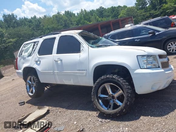 ✅ 2009 Chevrolet Tahoe 2LT • VIN: 1GNEC23329R284729 • Лот: 42794445. Опубликован ранее на IAAI с пробегом Не указан. Бесплатный доступ к архиву аукционных продаж из США и подробный отчёт об истории автомобиля на DreamBid. Изображение 13.
