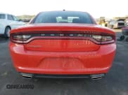 ✅ 2022 Dodge Charger SXT • VIN: 2C3CDXBG6NH201090 • Lot: 80401595. Wystawiony na Copart z przebiegiem 63 642 mil. Bezpłatny archiwum sprzedaży aukcyjnych z USA i szczegółowy raport historii pojazdu na DreamBid. Zdjęcie 6.