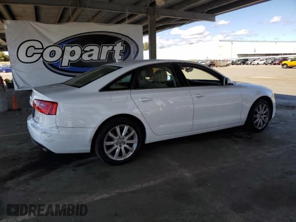 ✅ 2015 Audi A6 Premium • VIN: WAUFFAFC5FN029499 • Lot: 71203335. Wystawiony na Copart z przebiegiem 126 057 mil. Bezpłatny archiwum sprzedaży aukcyjnych z USA i szczegółowy raport historii pojazdu na DreamBid. Zdjęcie 3.
