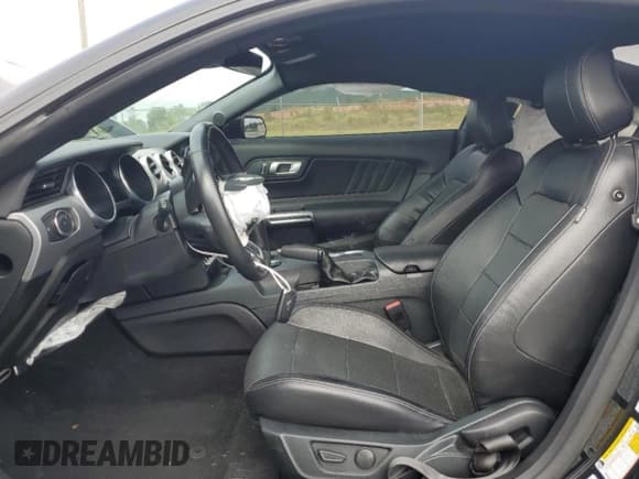 ✅ 2022 Ford Mustang GT Premium • VIN: 1FA6P8CF7N5146917 • Лот: 69937644. Опубликован ранее на Copart с пробегом 33 893 миль. Бесплатный доступ к архиву аукционных продаж из США и подробный отчёт об истории автомобиля на DreamBid. Изображение 7.