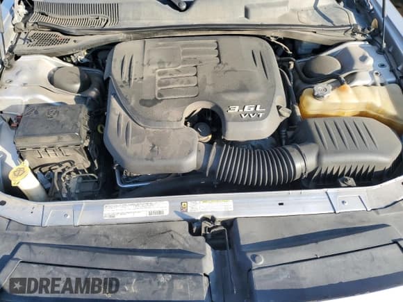 ✅ 2011 Dodge Challenger • VIN: 2B3CJ4DG6BH542907 • Lot: 70485444. Wystawiony na Copart z przebiegiem 123 440 mil. Bezpłatny archiwum sprzedaży aukcyjnych z USA i szczegółowy raport historii pojazdu na DreamBid. Zdjęcie 11.