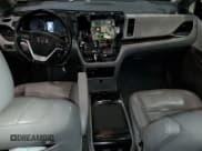 ✅ 2020 Toyota Sienna XLE • VIN: 5TDDZ3DC6LS242046 • Лот: 90851405. Опубликован ранее на Copart с пробегом 108 285 миль. Бесплатный доступ к архиву аукционных продаж из США и подробный отчёт об истории автомобиля на DreamBid. Изображение 8.