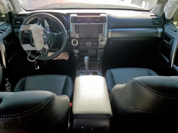 ✅ 2022 Toyota 4Runner SR5 Premium • VIN: JTEFU5JR5N5269237 • Lot: 84646705. Listed on Copart with 30,874 mi. Free auction sales archive from the USA and detailed vehicle history report at DreamBid. Image 8.