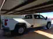 2021 Chevrolet Silverado 2500HD LT z VIN 1GC1YNE79MF285557, wystawiony jako Copart lot #84262294 z przebiegiem 114 866 mil mil oraz Czysty tytuł • Clean title. Historia ofert i sprzedaży dostępna na DreamBid. Obrazek 3.