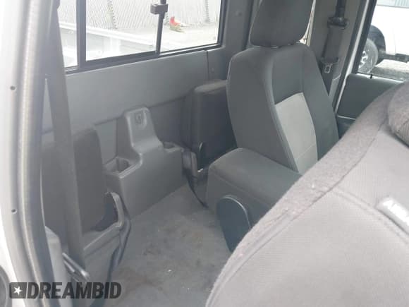 ✅ 2010 Ford Ranger XLT • VIN: 1FTKR4EE2APA65029 • Lot: 42682076. Wystawiony na IAAI z przebiegiem 125 960 mil. Bezpłatny archiwum sprzedaży aukcyjnych z USA i szczegółowy raport historii pojazdu na DreamBid. Zdjęcie 8.