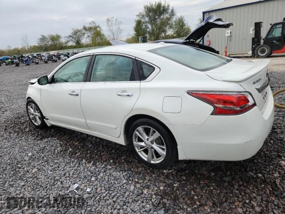✅ 2015 Nissan Altima SL • VIN: 1N4AL3AP1FN358511 • Lot: 86168275. Wystawiony na Copart z przebiegiem 156 843 mil. Bezpłatny archiwum sprzedaży aukcyjnych z USA i szczegółowy raport historii pojazdu na DreamBid. Zdjęcie 2.
