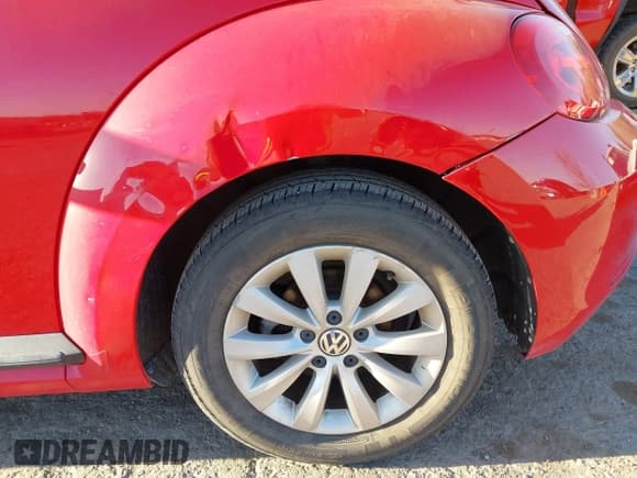 ✅ 2015 Volkswagen Beetle Fleet Edition • VIN: 3VWF17AT9FM627923 • Lot: 41814791. Listed on IAAI with 94,647 mi. Free auction sales archive from the USA and detailed vehicle history report at DreamBid. Image 6.