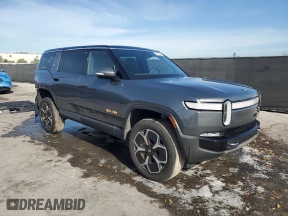 ✅ 2023 Rivian R1S Adventure • VIN: 7PDSGABA0PN009951 • Lot: 49899425. Wystawiony na Copart z przebiegiem 30 039 mil. Bezpłatny archiwum sprzedaży aukcyjnych z USA i szczegółowy raport historii pojazdu na DreamBid. Zdjęcie 4.