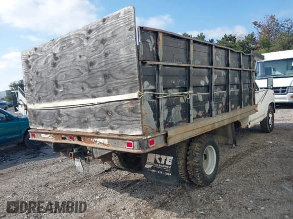 ✅ 1983 Ford F-350 • VIN: 1FDJF37G8DNA24140 • Лот: 43590786. Опубликован ранее на IAAI с пробегом 657 697 миль. Бесплатный доступ к архиву аукционных продаж из США и подробный отчёт об истории автомобиля на DreamBid. Изображение 4.