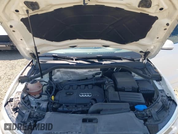 ✅ 2016 Audi Q3 Prestige • VIN: WA1GFCFSXGR006640 • Lot: 42723191. Wystawiony na IAAI z przebiegiem 167 714 mil. Bezpłatny archiwum sprzedaży aukcyjnych z USA i szczegółowy raport historii pojazdu na DreamBid. Zdjęcie 10.